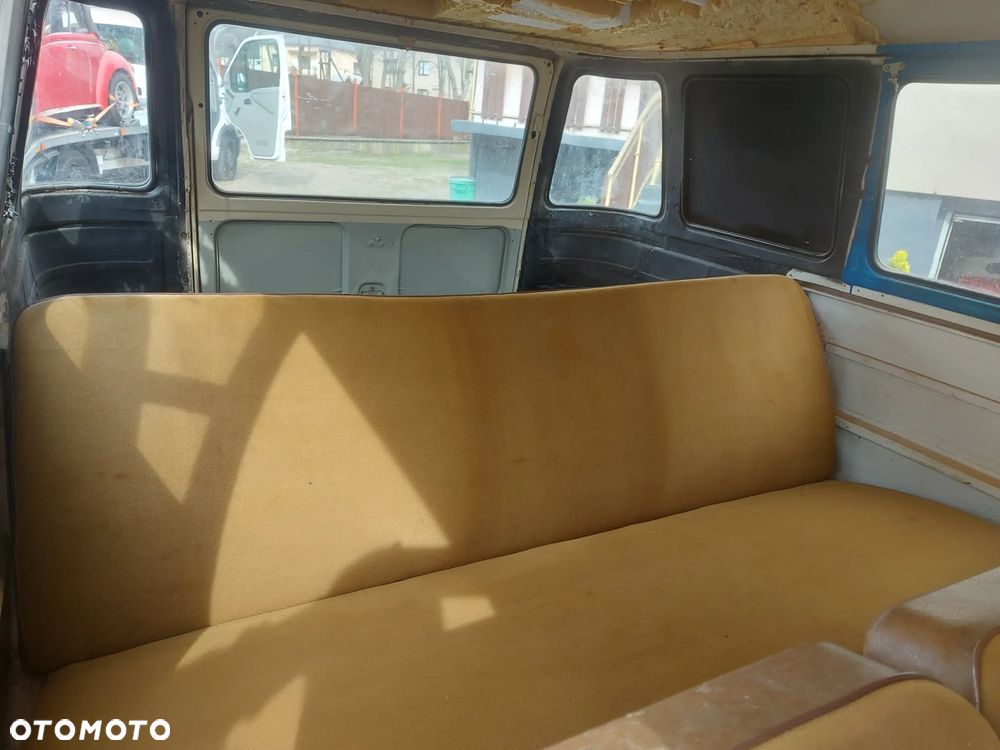 Volkswagen Transporter - 22