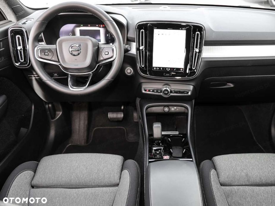 Volvo XC 40 B3 Plus Dark - 12