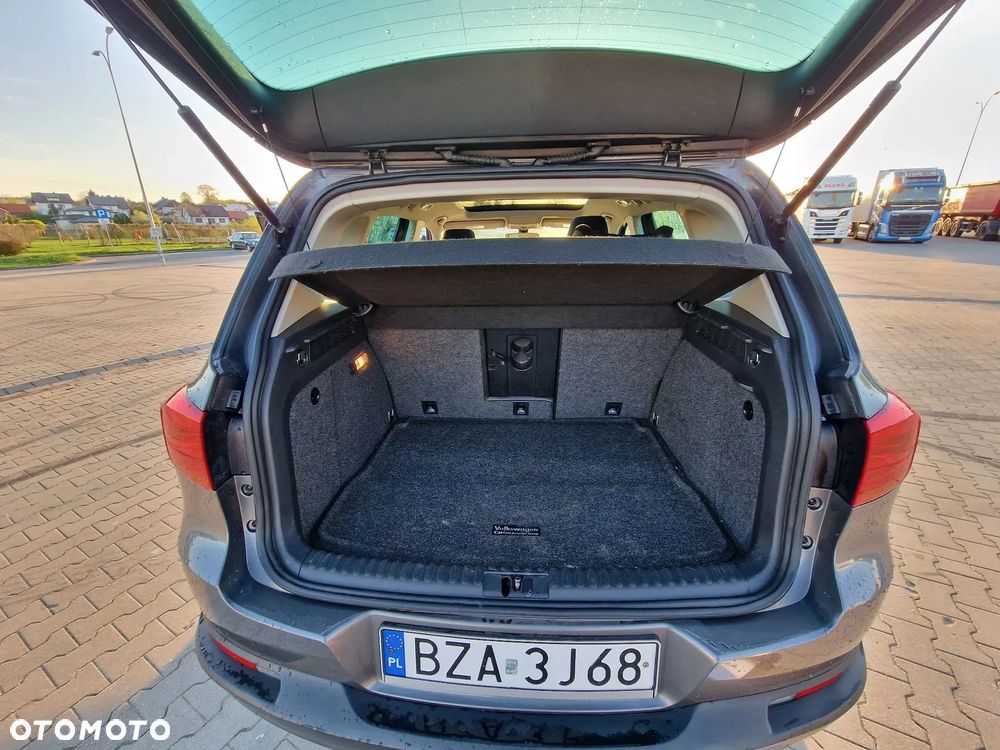Volkswagen Tiguan - 12