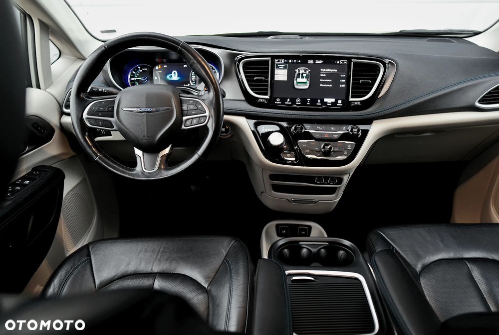 Chrysler Pacifica - 13