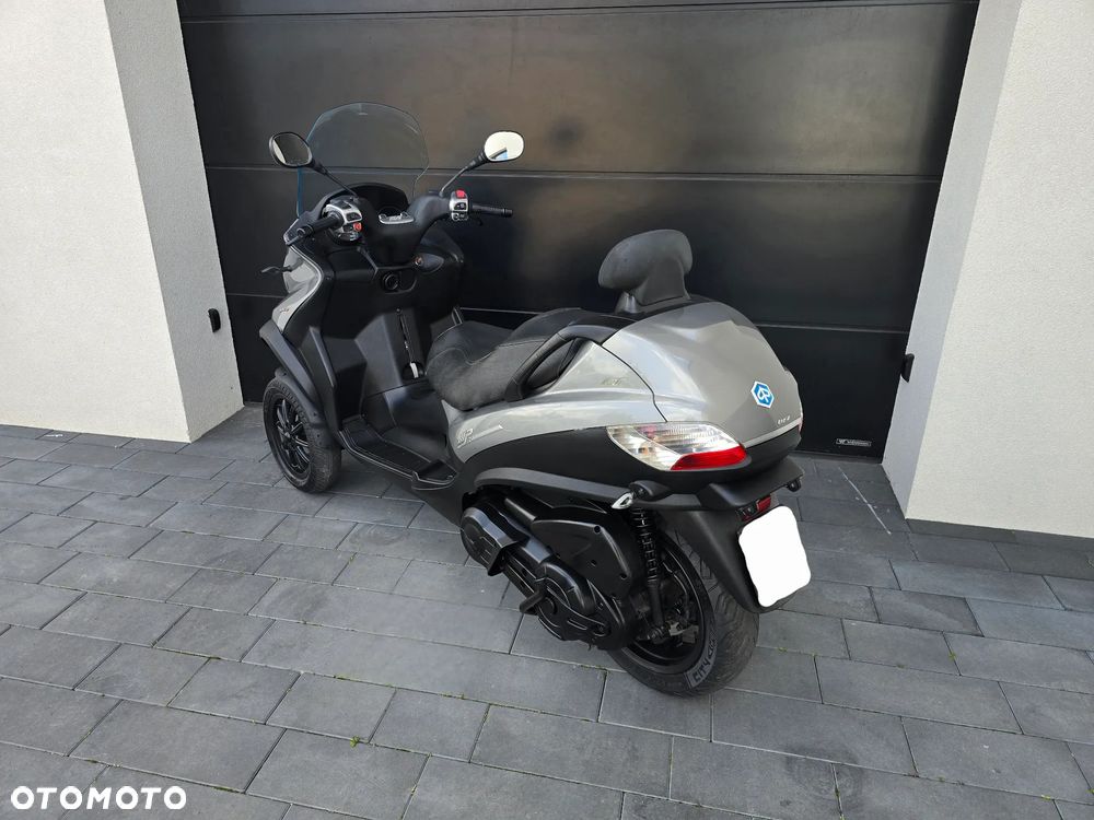 Piaggio MP-3 - 16