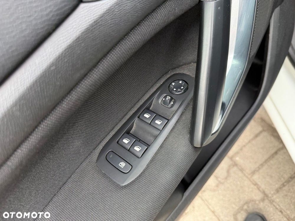 Peugeot 308 1.2 PureTech Allure Pack S&S - 18
