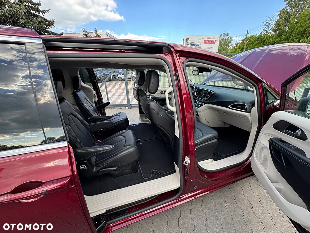 Chrysler Pacifica - 28