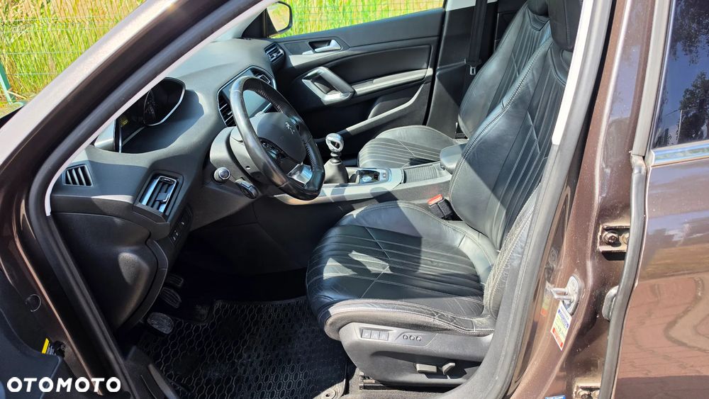 Peugeot 308 BlueHDi FAP 150 Stop & Start Allure - 11