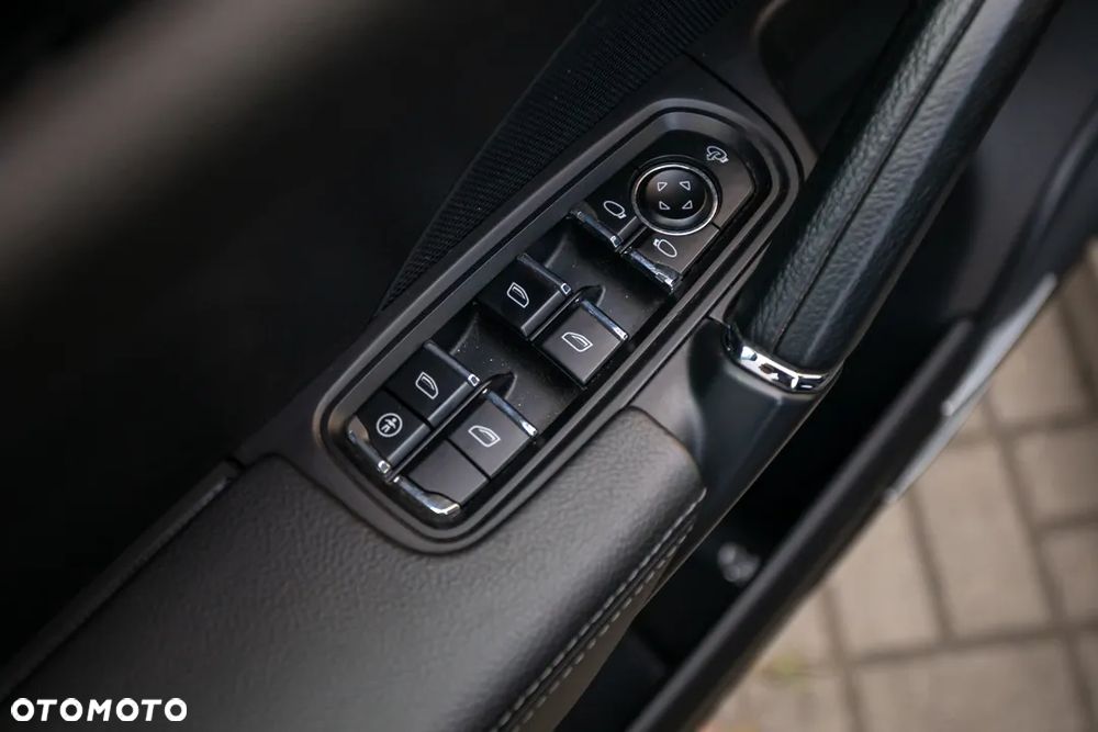 Porsche Cayenne Platinum Edition - 28