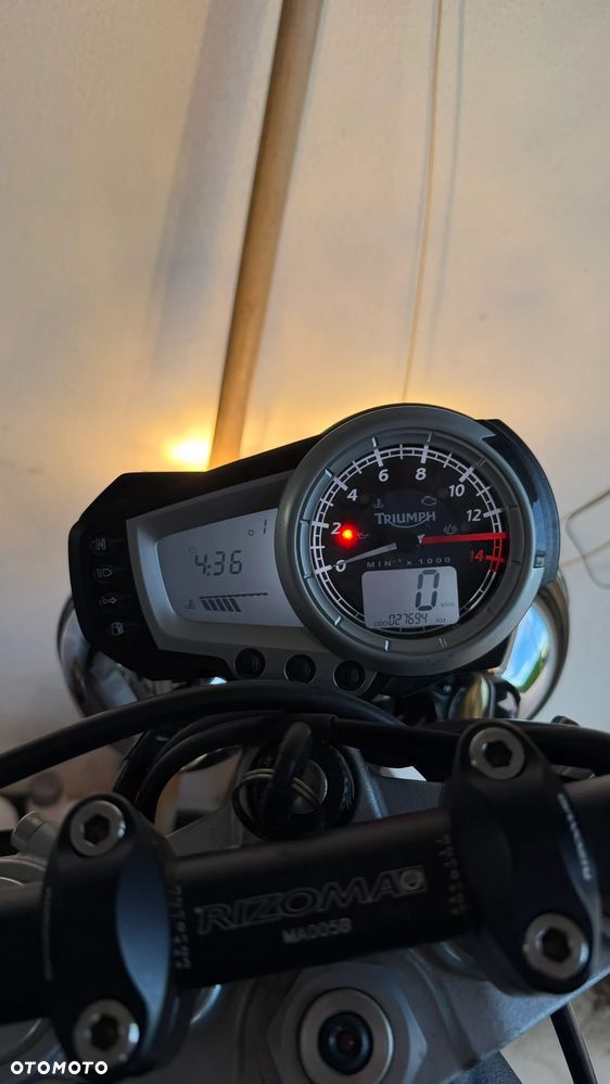 Triumph Street Triple - 9
