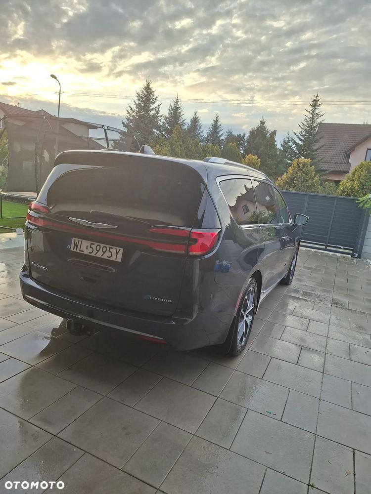 Chrysler Pacifica - 5