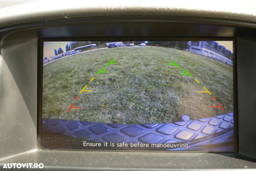 Nissan Pathfinder - 30