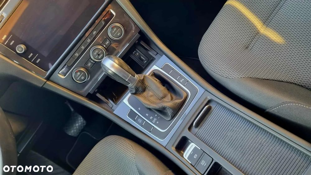 Volkswagen Golf - 12