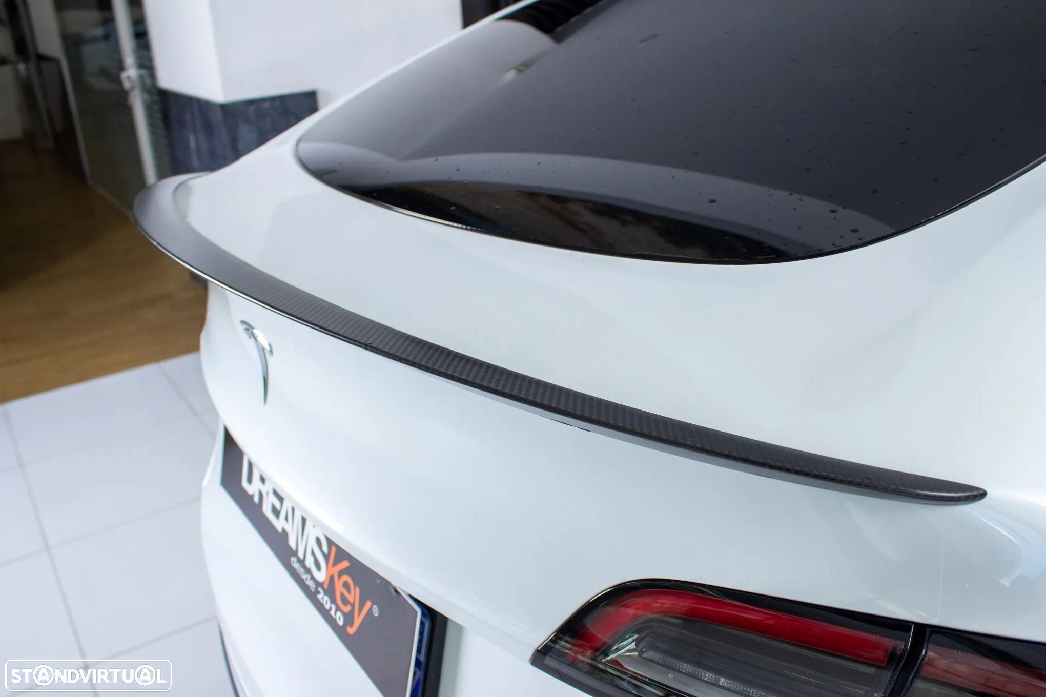 Tesla Model Y Performance Dual Motor AWD - 16