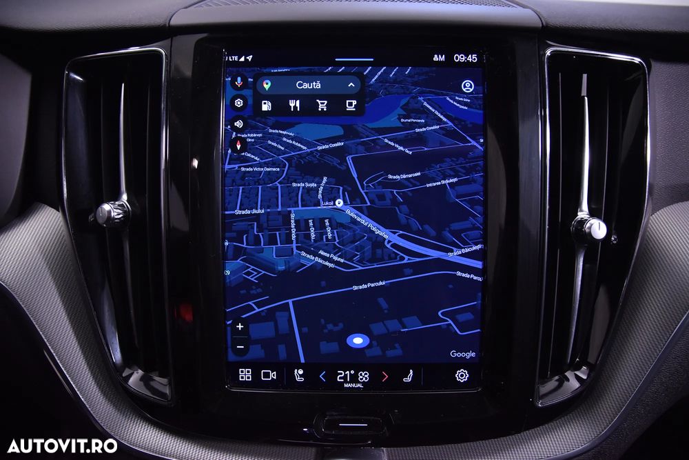 Volvo XC 60 B4 MHEV AT AWD Core - 21