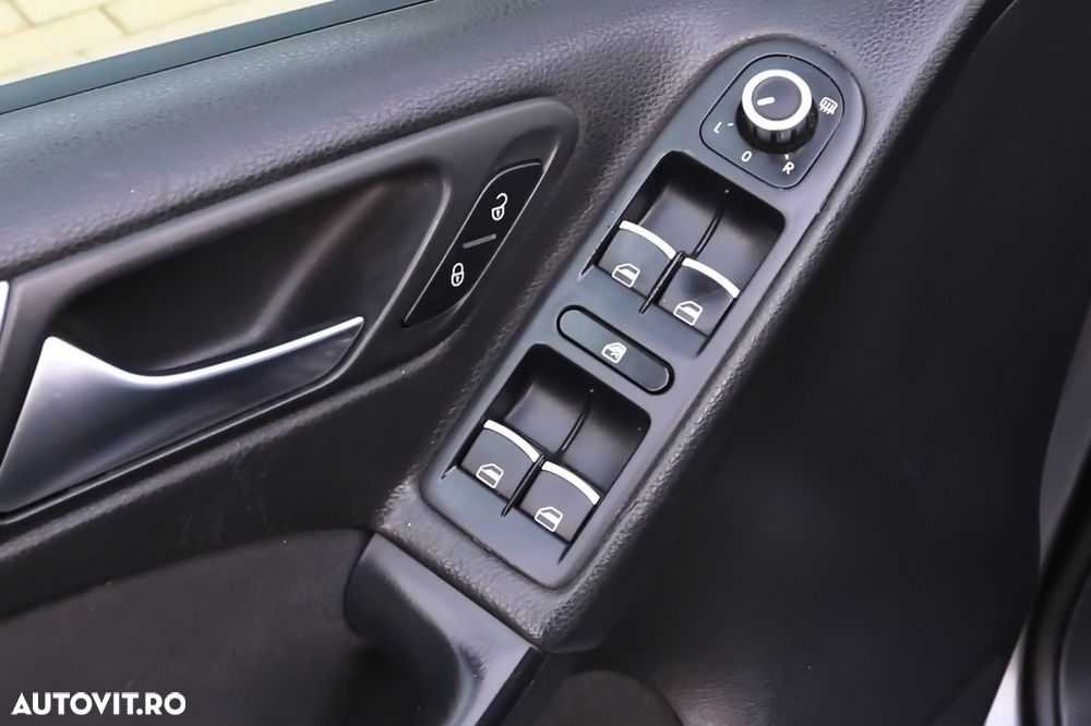 Volkswagen Golf 2.0 TDI Highline - 13