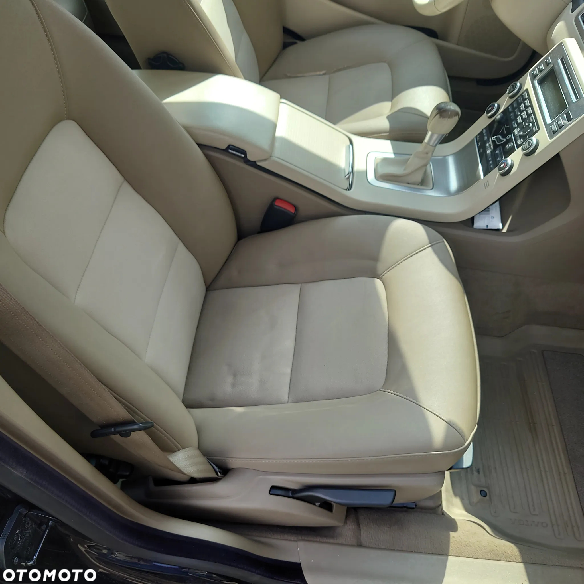 Volvo V70 D5 AWD DPF Kinetic - 16