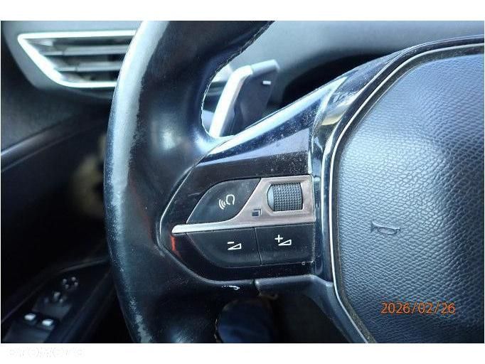 Peugeot 3008 1.6 BlueHDi Allure S&S EAT6 - 20