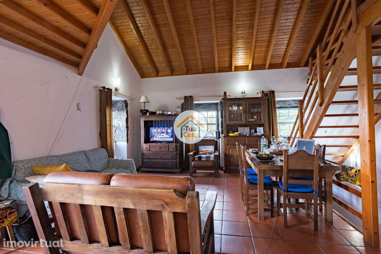 Moradia T2 na Zona Fajã dos Cubres na Encosta Norte da Ilha de São Jor - Grande imagem: 4/16