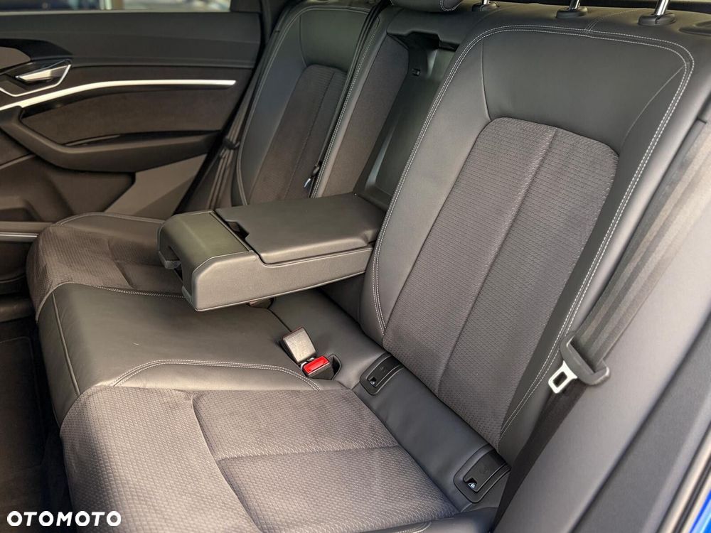 Audi Q8 Sportback e-tron - 18