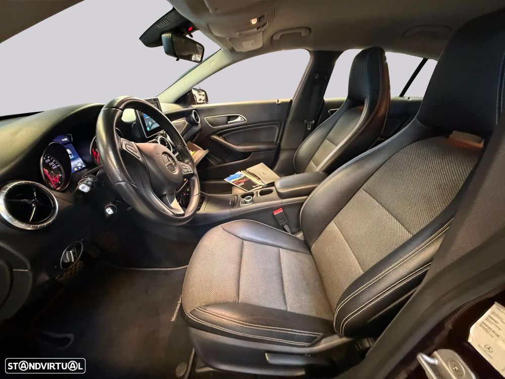 Mercedes-Benz CLA 180 d Shooting Brake Aut. — fotografia 13