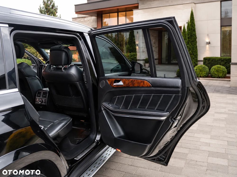 Mercedes-Benz GL 63 AMG - 10