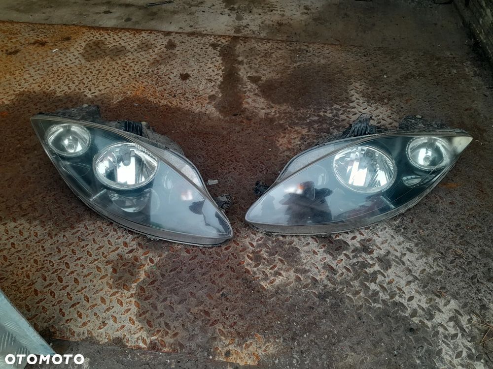 Lampa prawa/lewa przednia / LAMPY PRZEDNIE Seat Tledo II 2 Altea !!