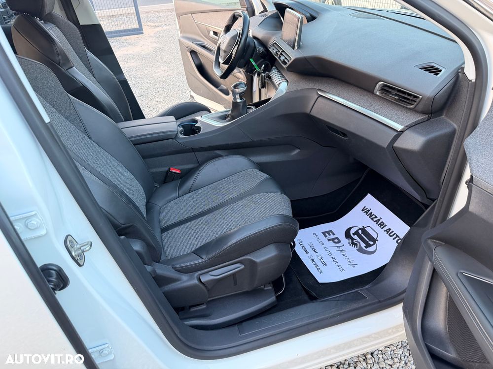 Peugeot 3008 PureTech 130 Stop & Start GPF Allure - 19