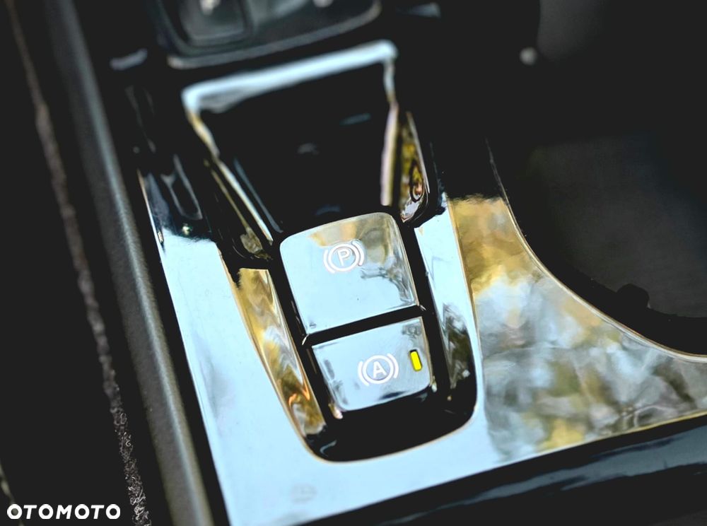Volvo XC 40 T5 AWD R-Design - 22