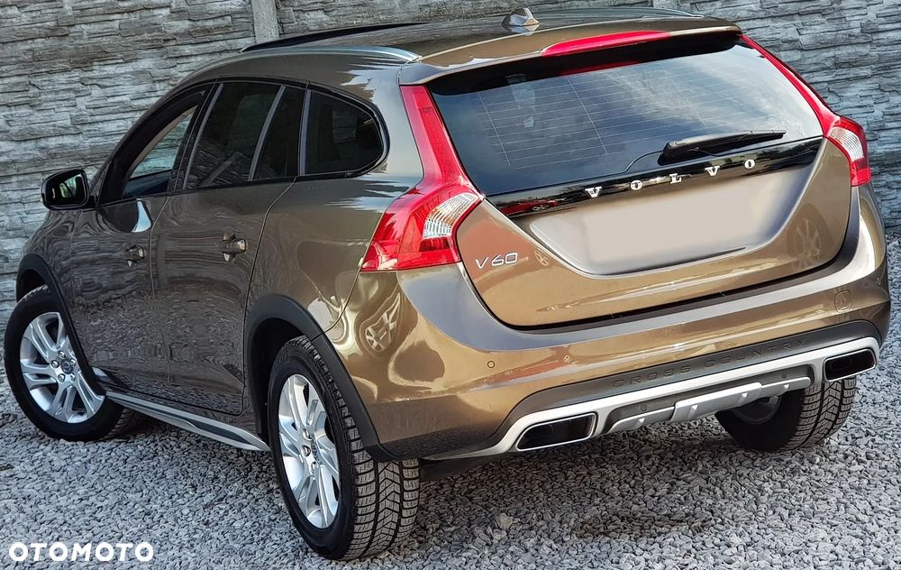 Volvo V60 Cross Country - 15