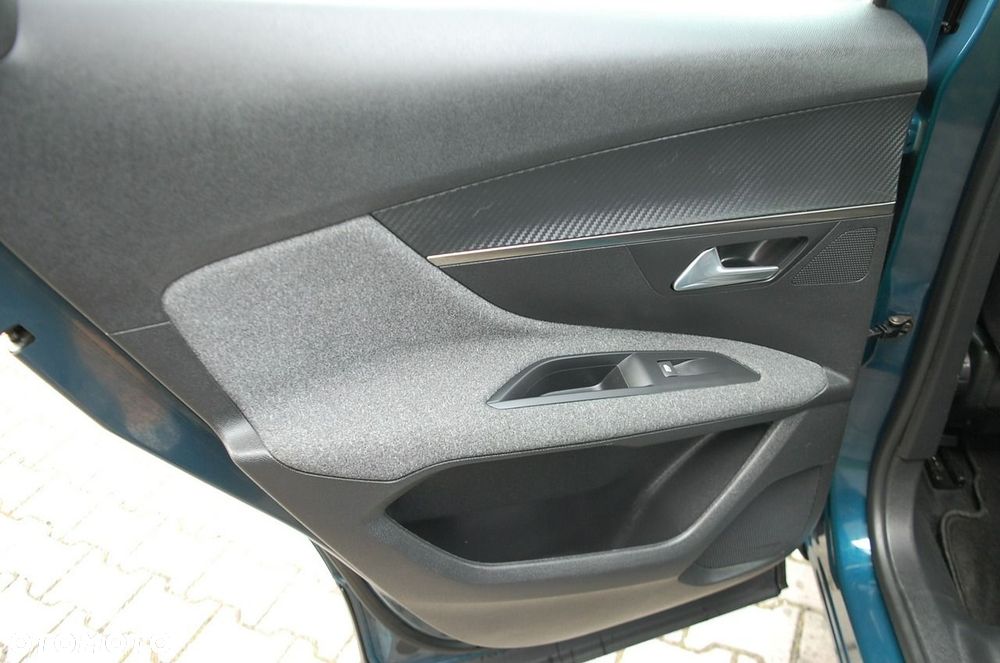 Peugeot 3008 BlueHDi 130 Stop & Start EAT8 Allure - 32