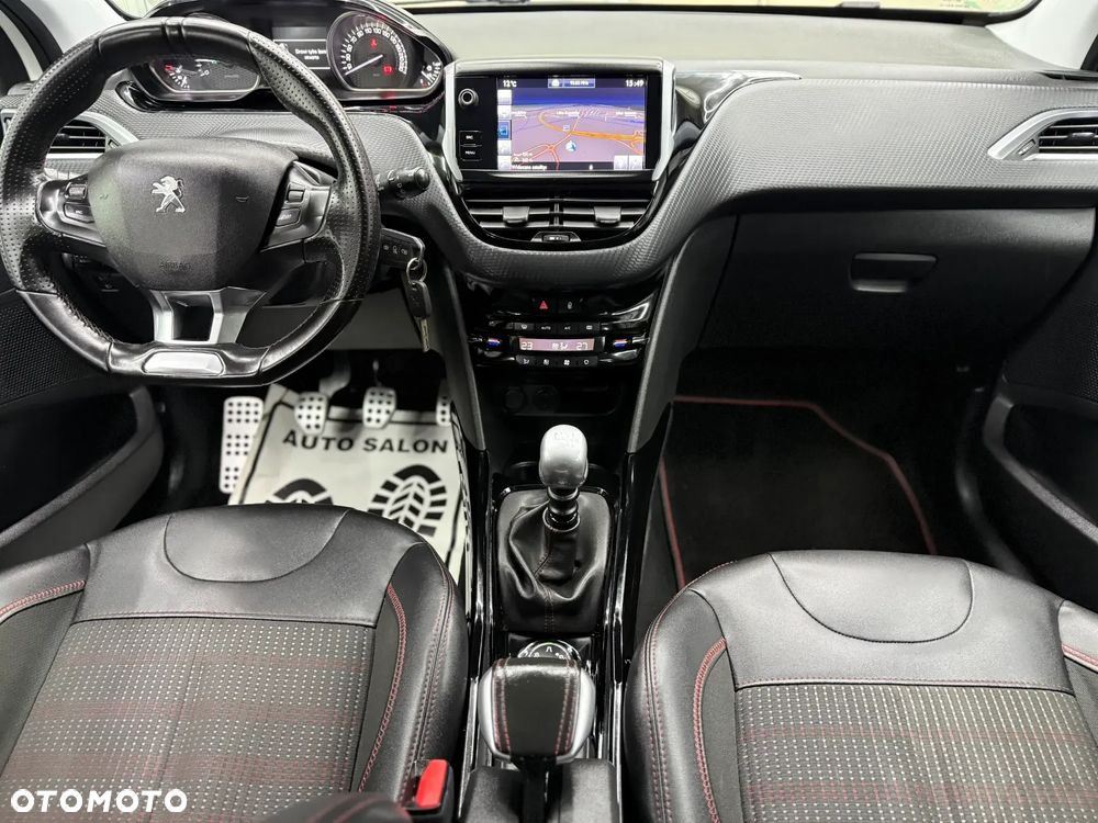 Peugeot 2008 1.2 PureTech GT Line S&S - 34