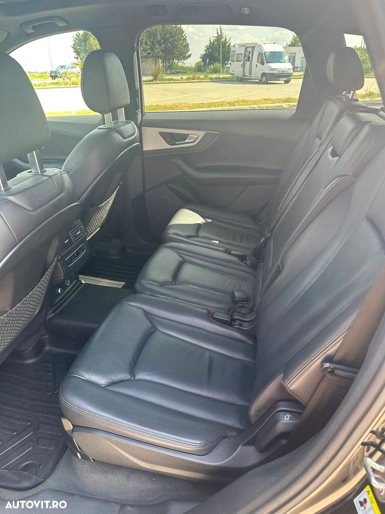 Audi Q7 - 11