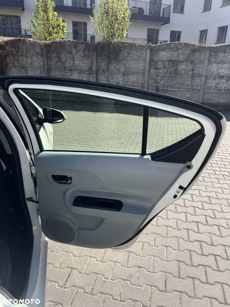 Toyota Prius - 16