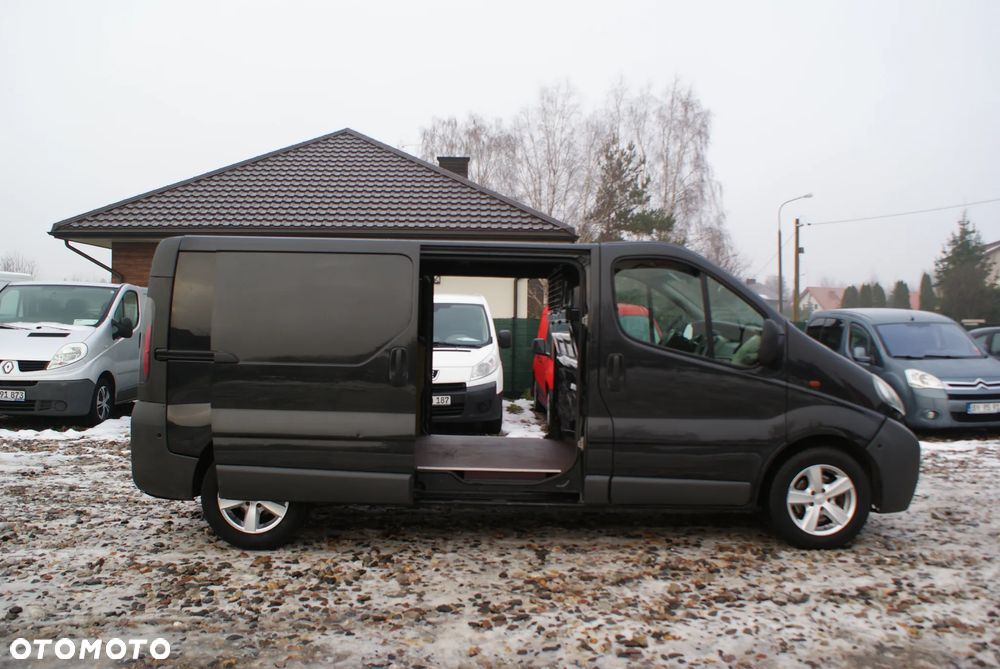 Opel Vivaro - 10
