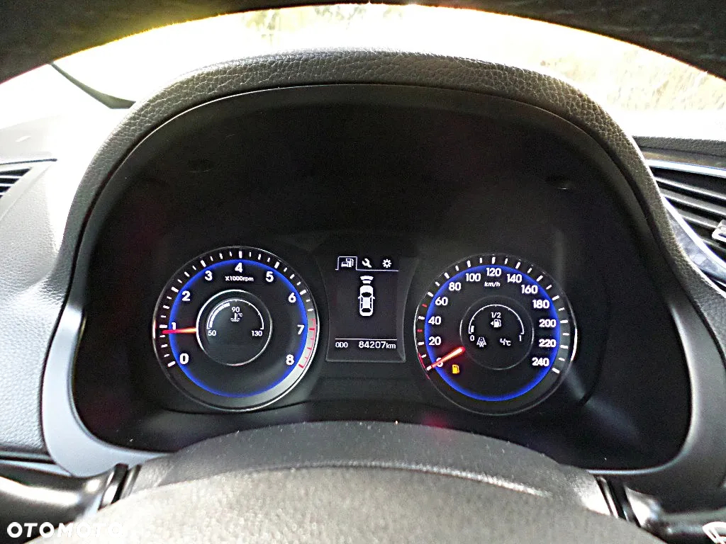 Hyundai i40 Kombi blue 1.6 Trend - 9