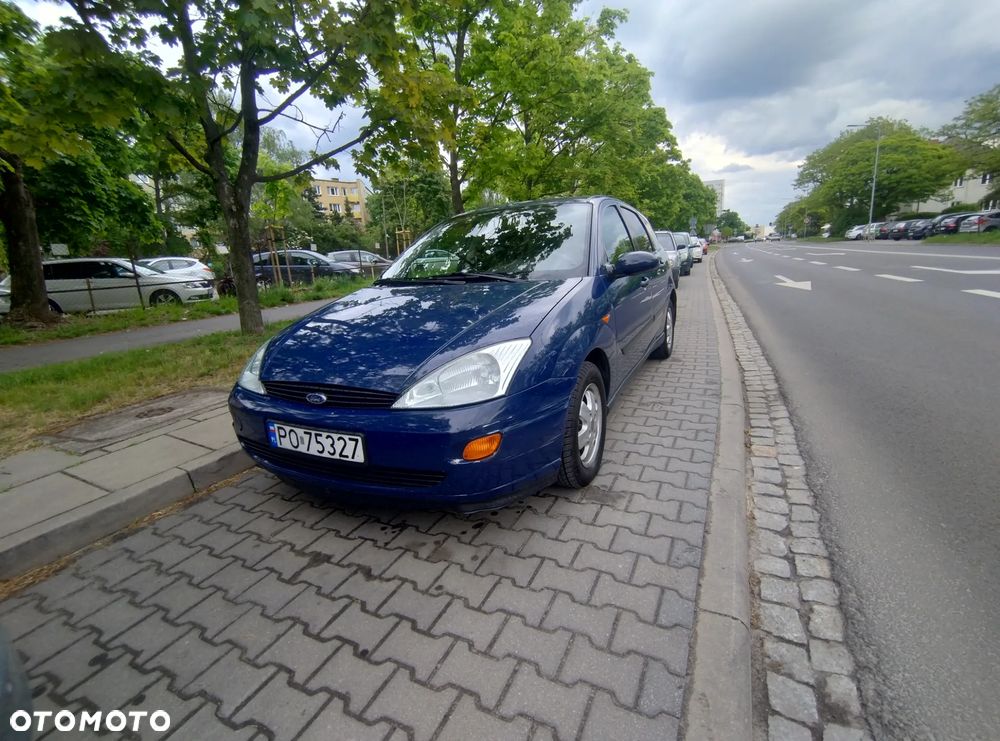 Ford Focus 1.6 Comfort - 3