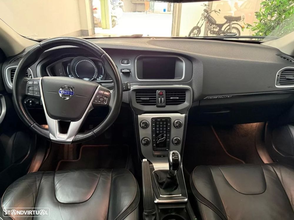 Volvo V40 Cross Country - 7