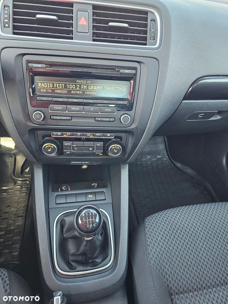 Volkswagen Jetta 1.4 TSI Comfortline - 16