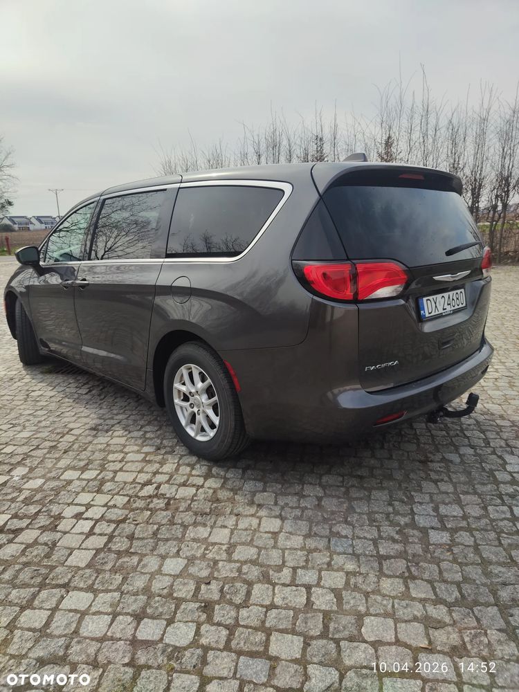 Chrysler Pacifica - 5