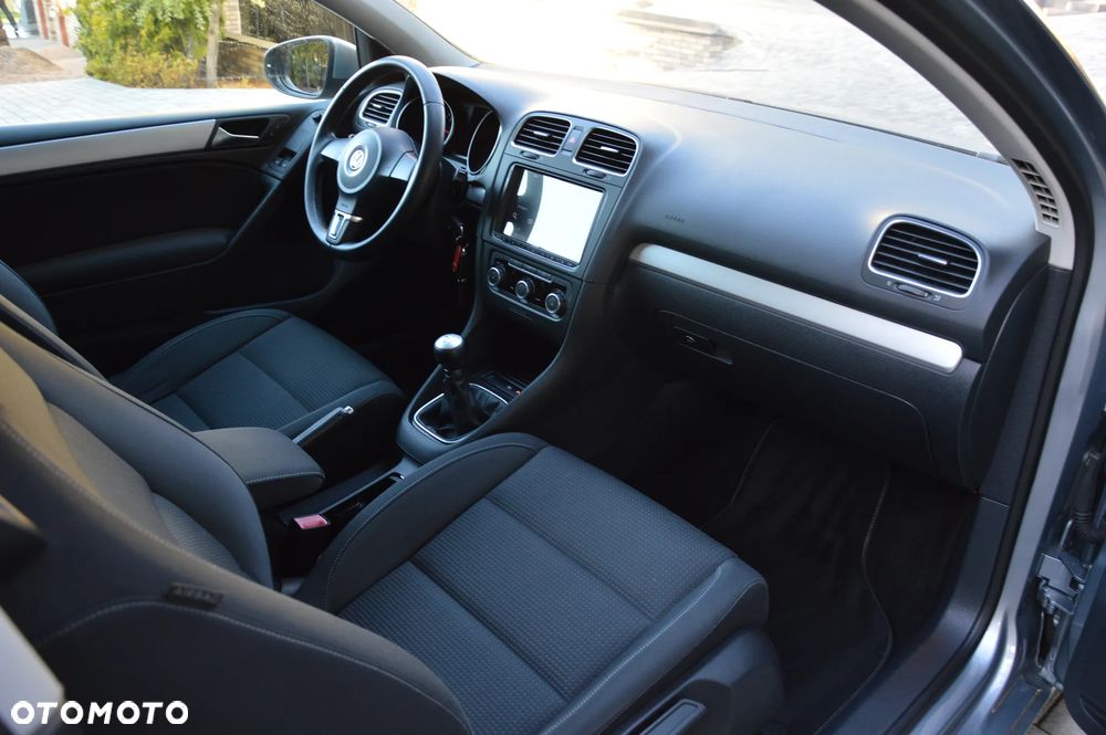Volkswagen Golf - 34