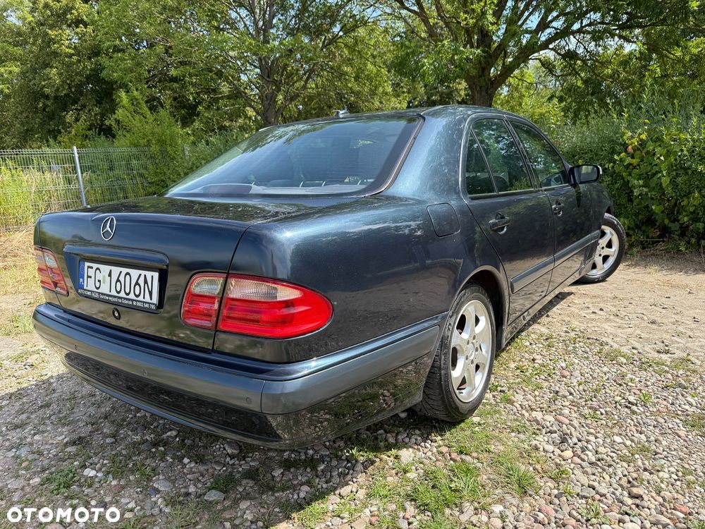 Mercedes-Benz Klasa E - 7