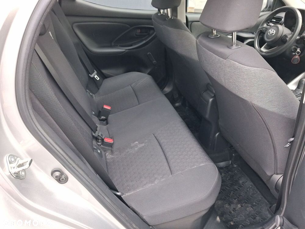 Toyota Yaris - 12