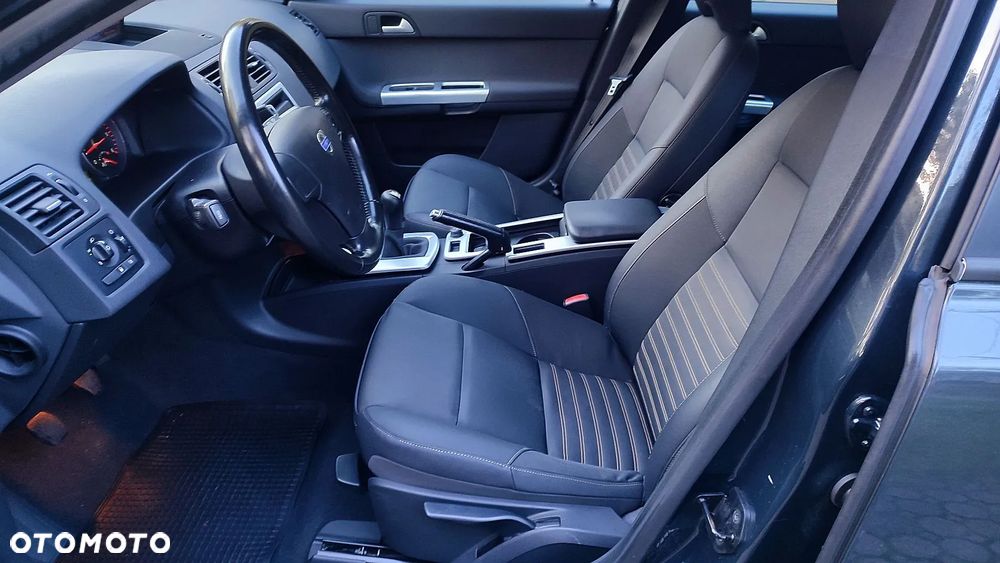 Volvo V50 1.6D Momentum - 4