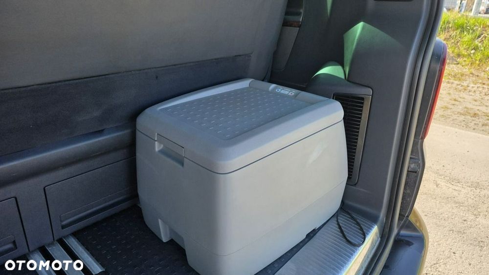 Volkswagen Multivan - 21