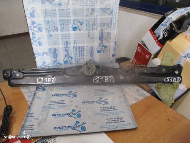 Elevador Sem Motor 9808388480 TOYOTA PROACE 2 M FOURGON LONG 2018 1.6D4D 115CV 5P CINZENTO ESCURO FDRT - 1