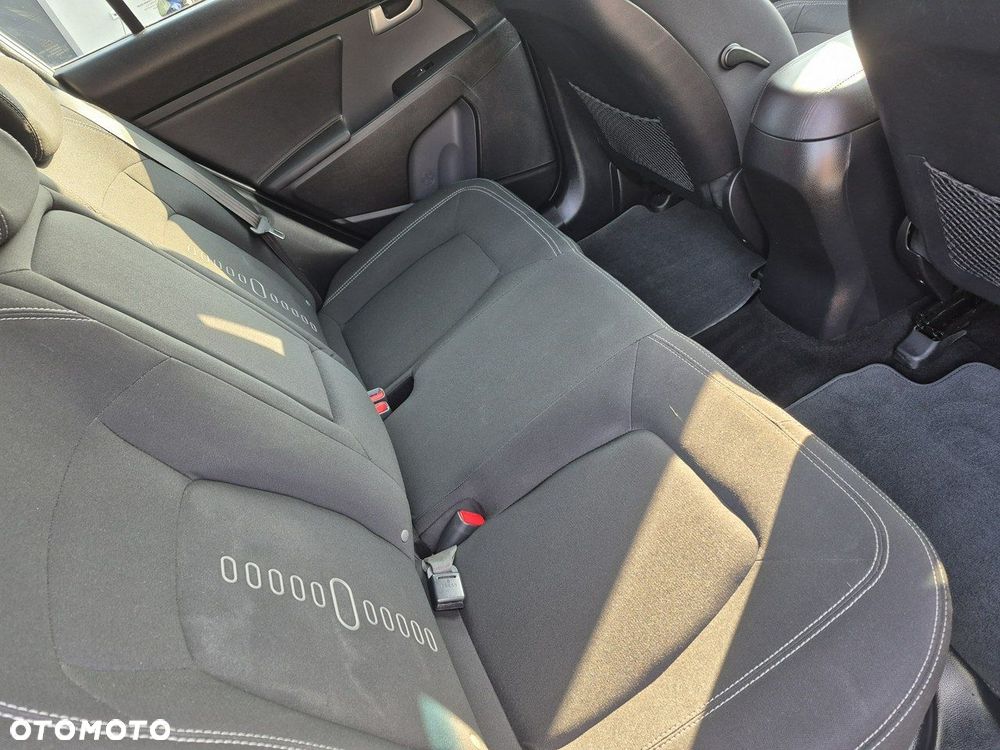 Kia Sportage - 12