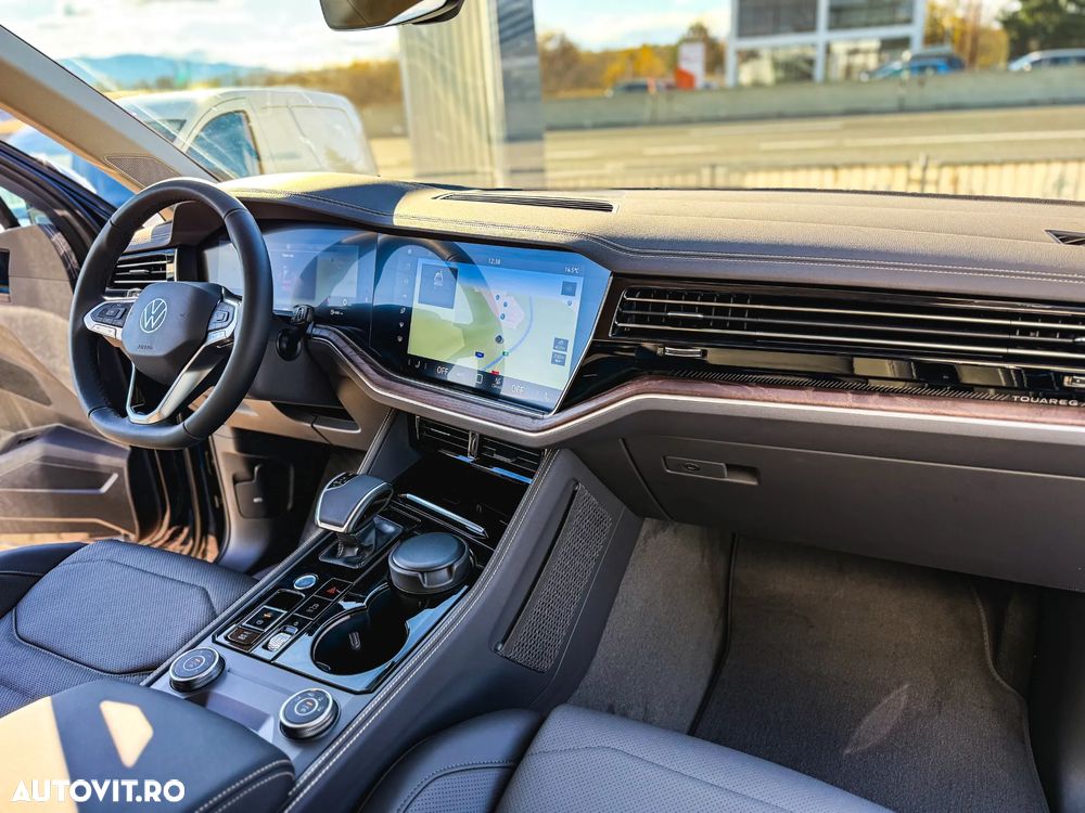 Volkswagen Touareg V6 TDI 4MOTION Elegance - 21