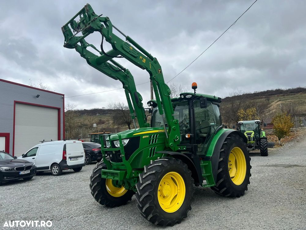 John Deere 6125R - 6