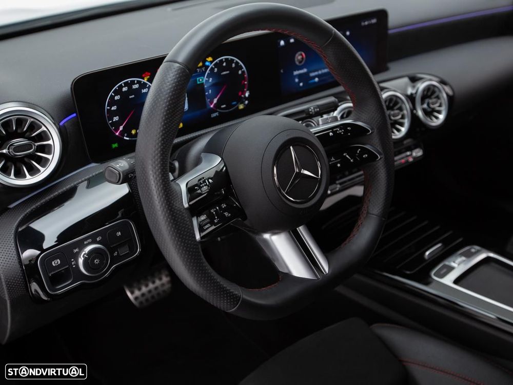Mercedes-Benz A 200 7G-DCT AMG Line — fotografia 18