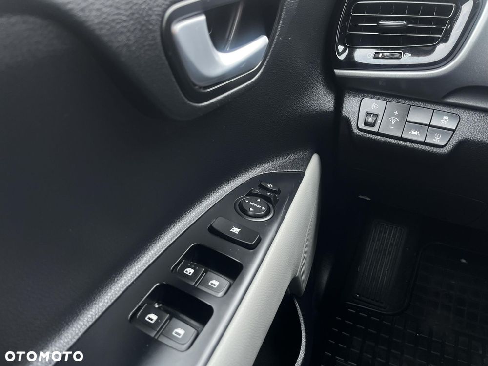 Kia Stonic 1.0 T-GDI L - 12