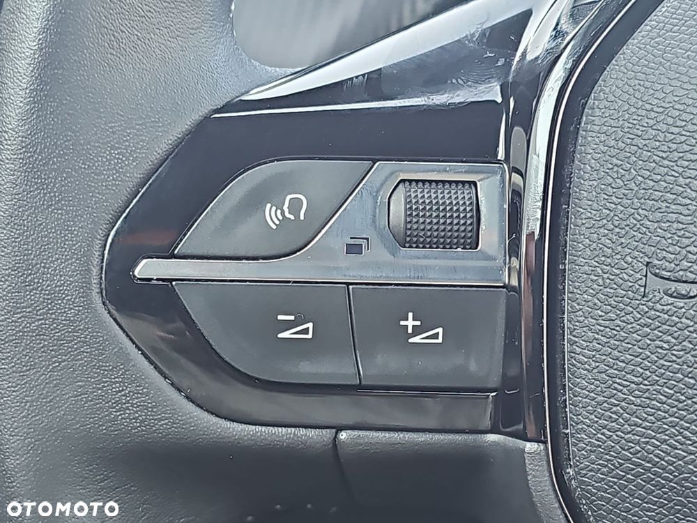 Peugeot 2008 50kWh Allure - 24