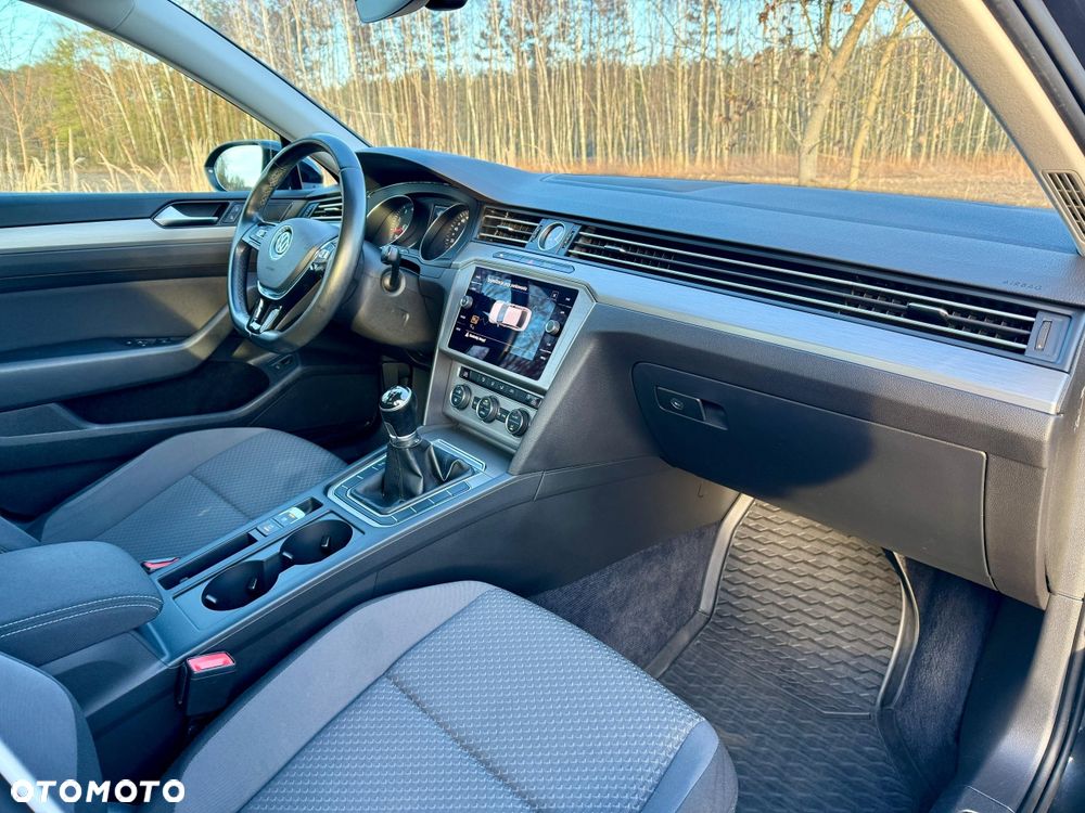 Volkswagen Passat - 5