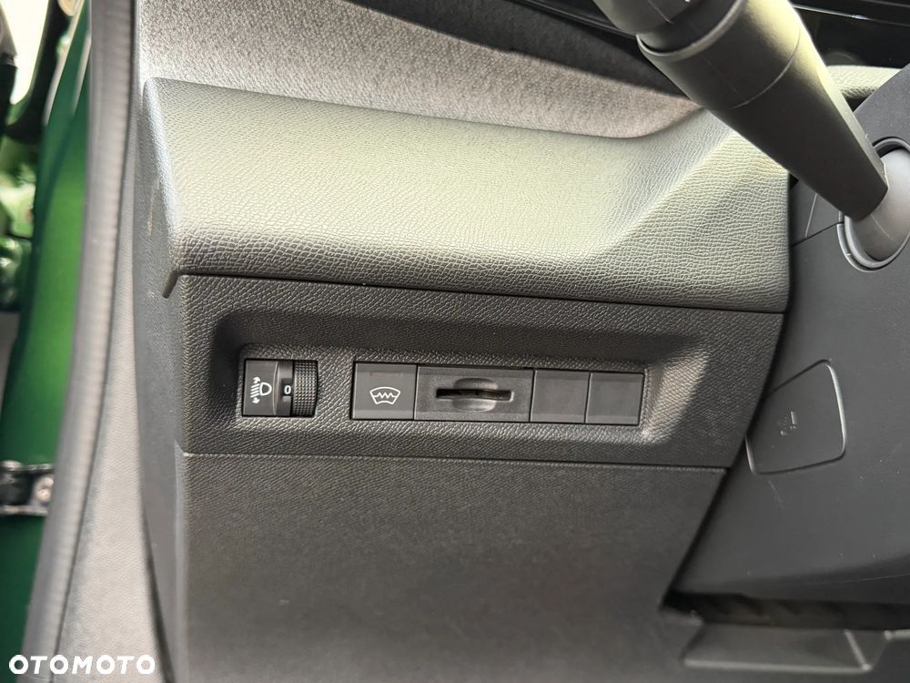 Peugeot 308 1.2 PureTech Allure S&S EAT8 - 22